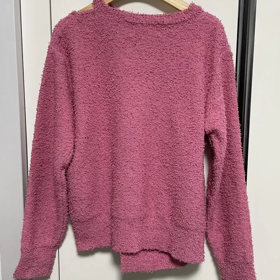 마뗑킴 HOLE UNBALANCE KNIT IN PINK