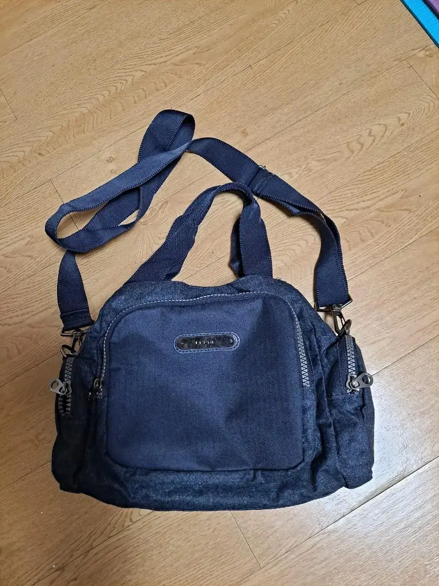 Le Carpe Navy Pattern Todd Crossbody Bag