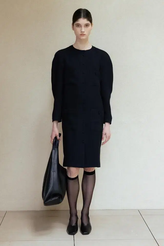 ROWE 로웨 Button-up out pocket midi dress