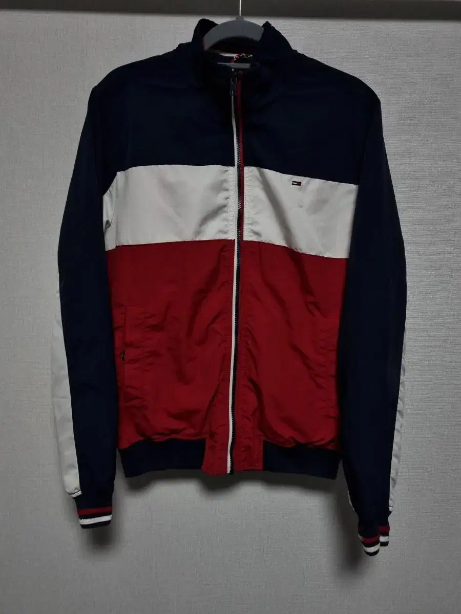 Tami Windbreaker 100