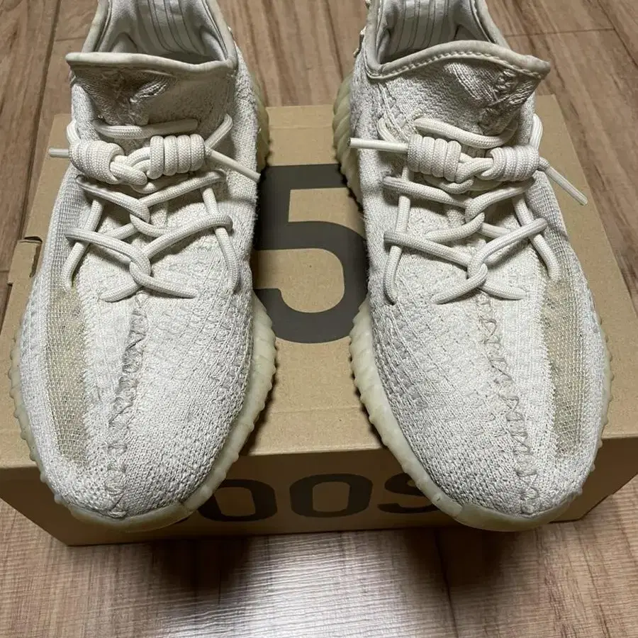 아디다스 이지부스트 350 v2 bone