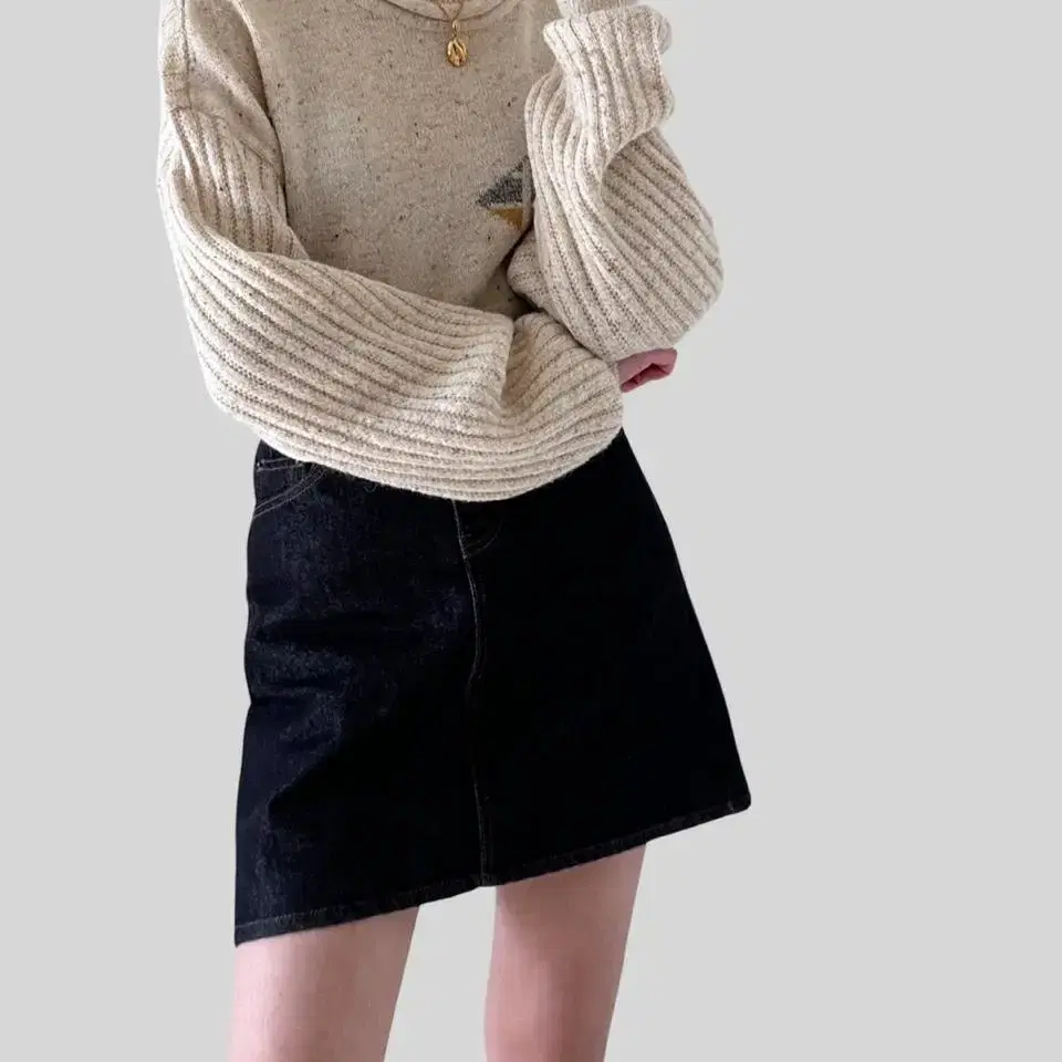 < (VALENTINO)oatmeal wool art knit >