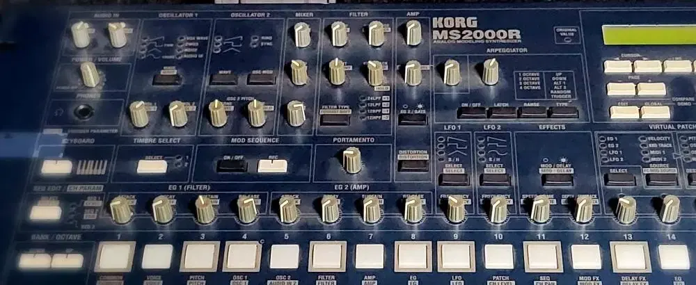 KORG MS2000R 데스탑을 판매합니다.