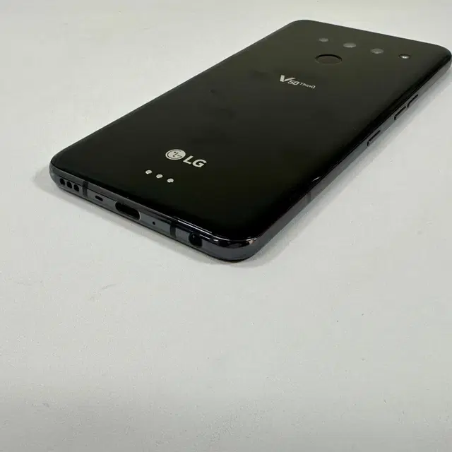 LG V50 ThinQ 블랙색상 128기가 판매합니다.