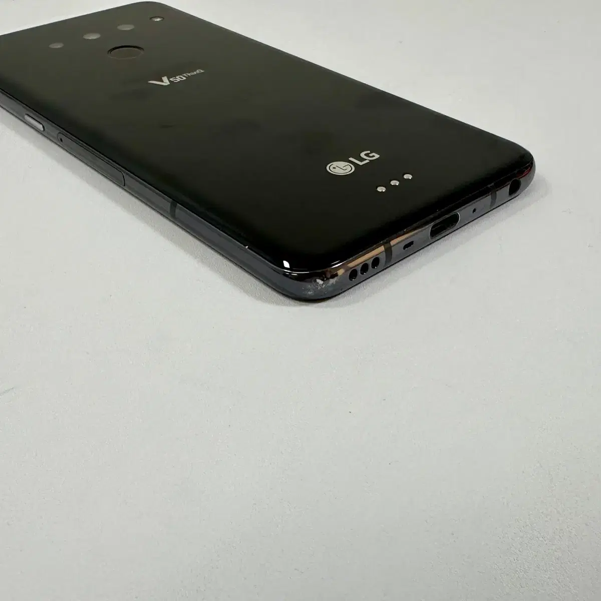 LG V50 ThinQ 블랙색상 128기가 판매합니다.