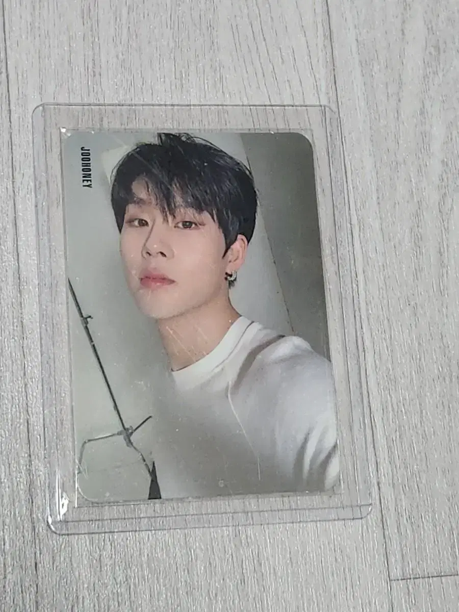 WeahereCon jooheon photocard