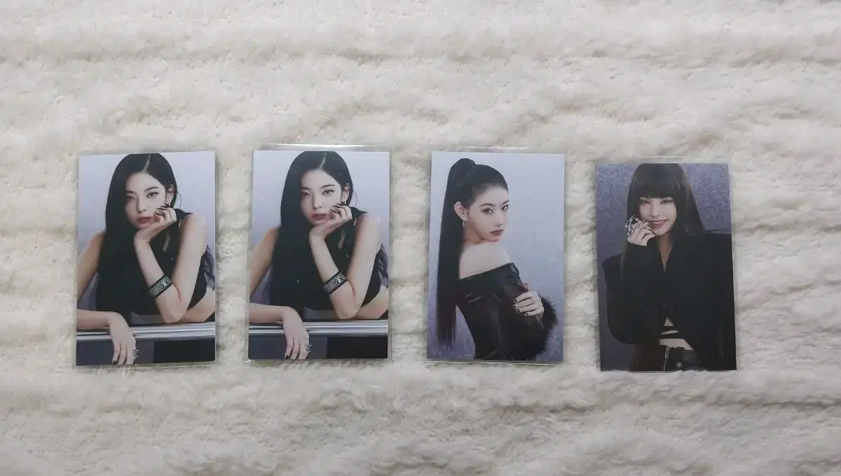 Itzy pre-order benefit photocard nyakshay disposition album incl.