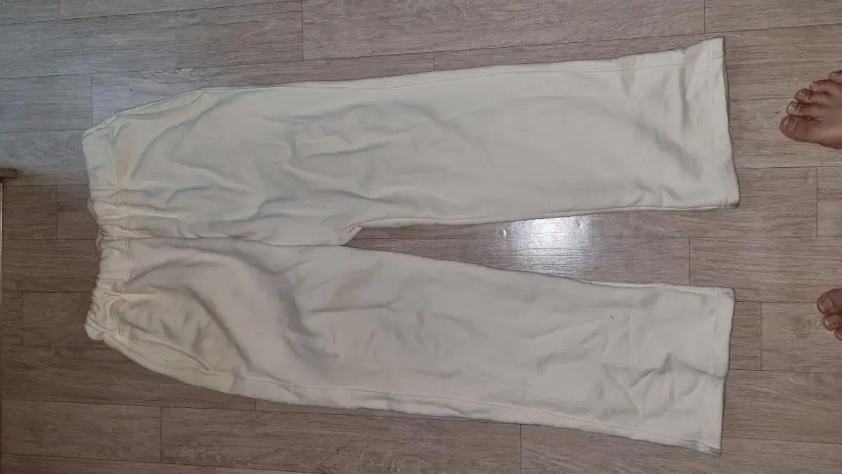 [XL] Cream Wide Sweatpants