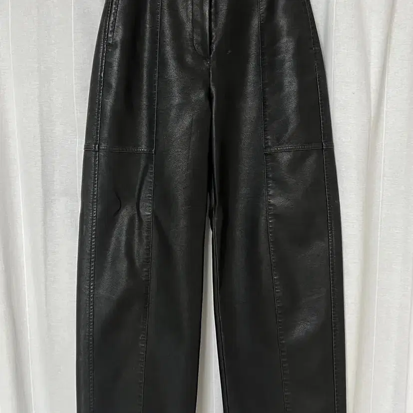 Rrace Faux Leather Pants 레이스 가죽 바지