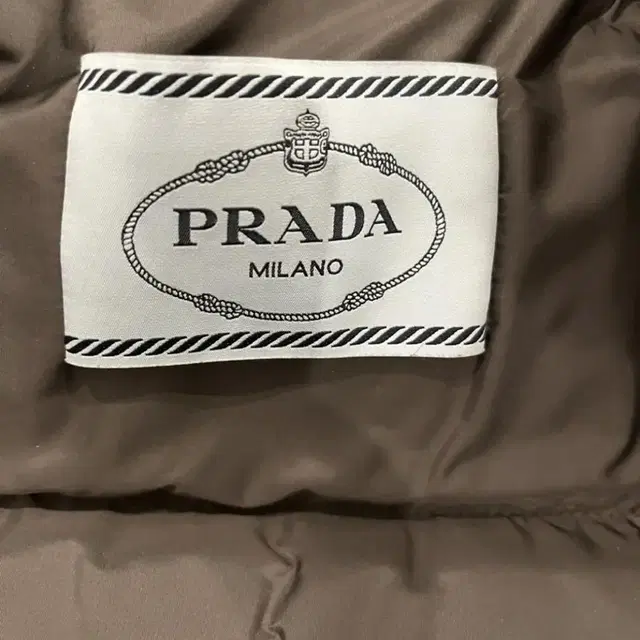 PRADA 프라다 구스 다운