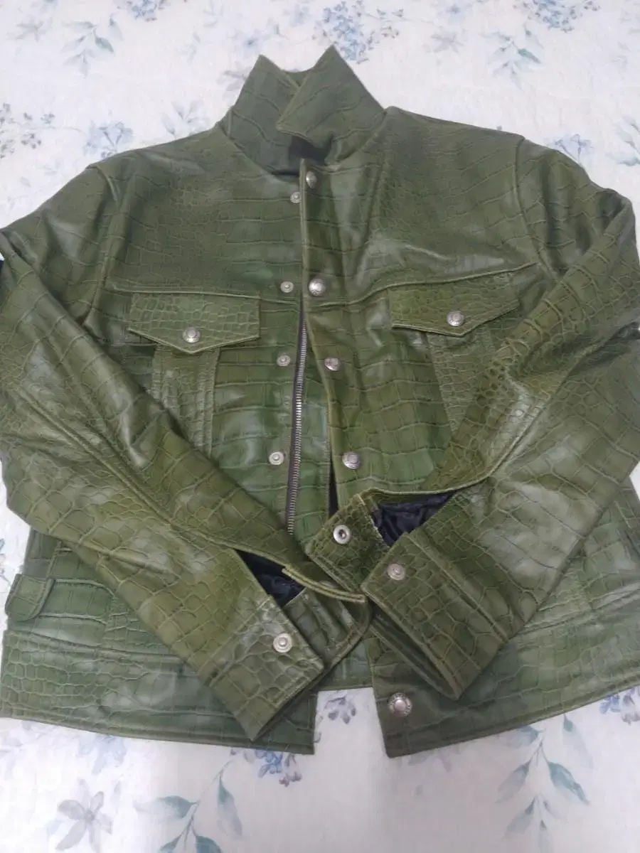 sMay TF style jacket sells 95~100