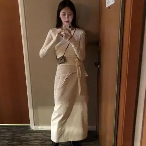 더페르소나_longskirt with snapbelted pocket