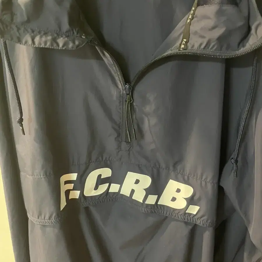 소프넷 F.C.R.B 아노락