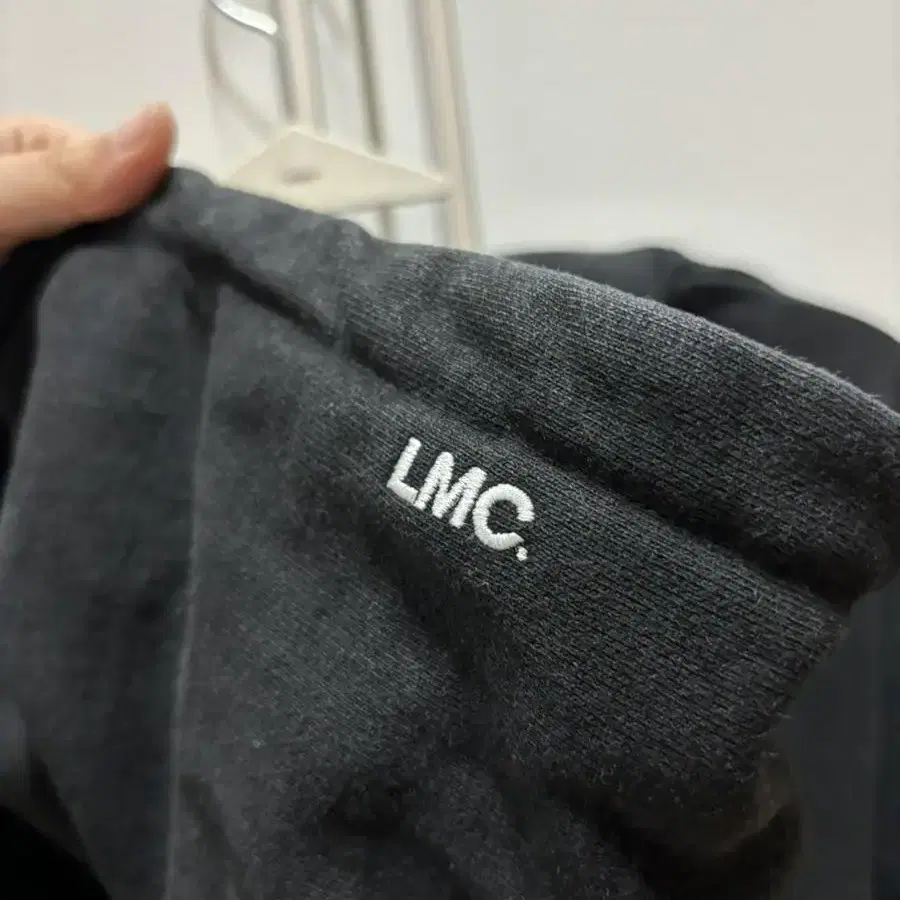 lmc 후드티