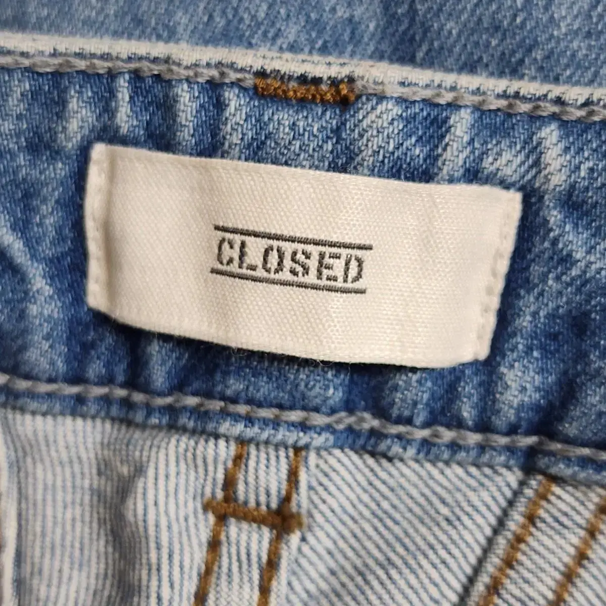 2021 closed pedal pusher jeans