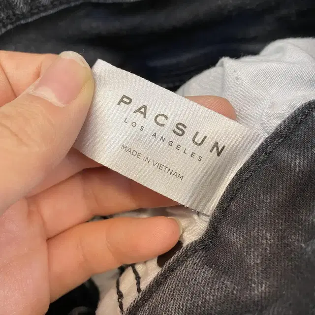 팍선 PACSUN 흑청 데님 바지 스키니핏 렉귤러핏 구제바지 빈티지바지