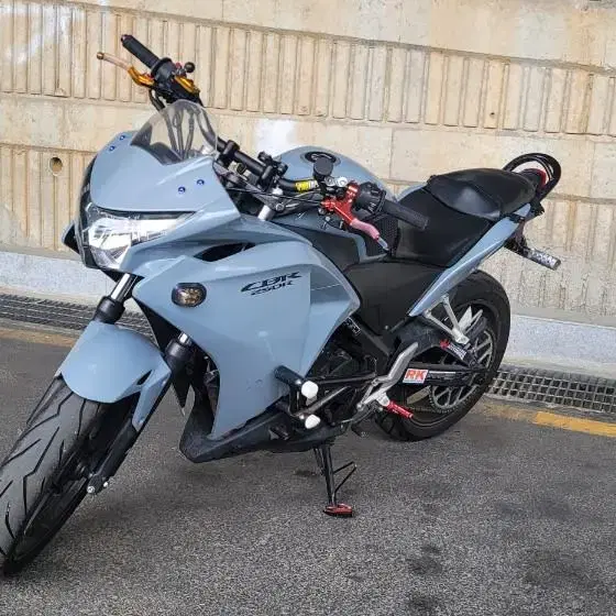 윌리 강습 스턴트 바이크 cbr250r