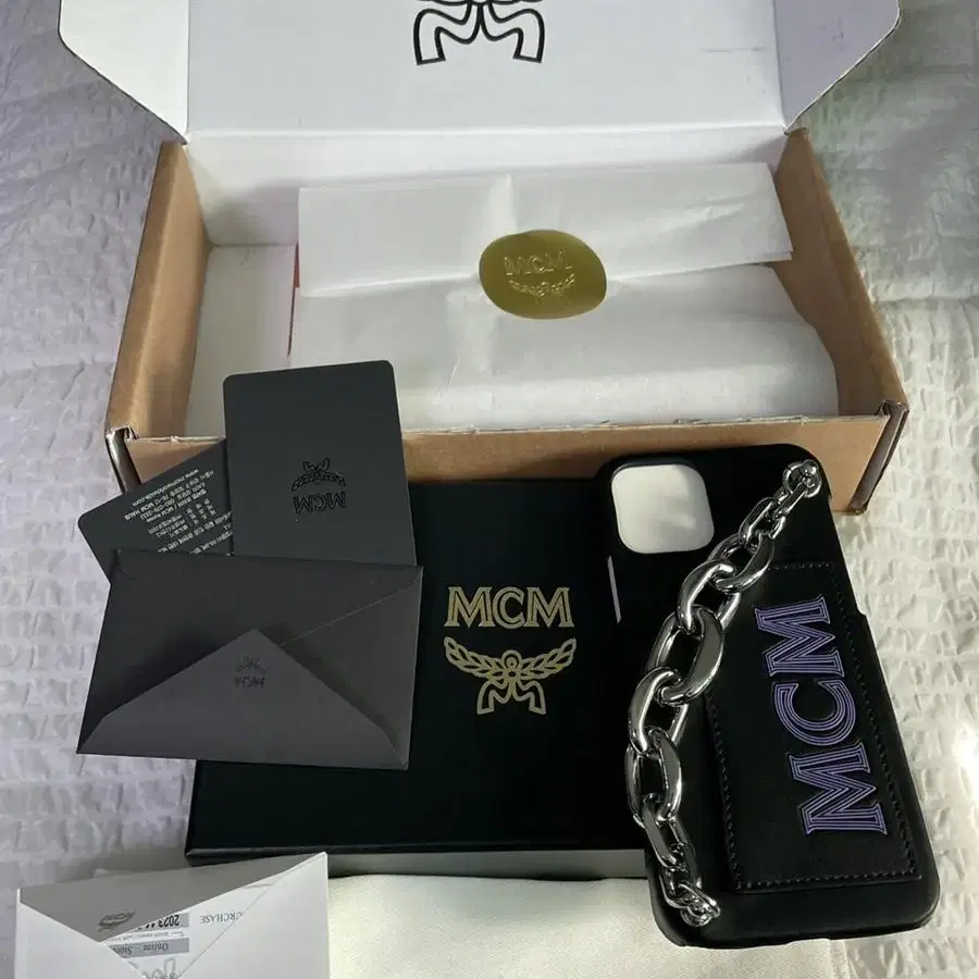 MCM 아이폰 케이스 12/12pro 급처