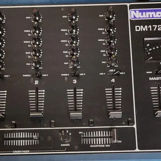 Numark DM1720X 믹서.콘솔