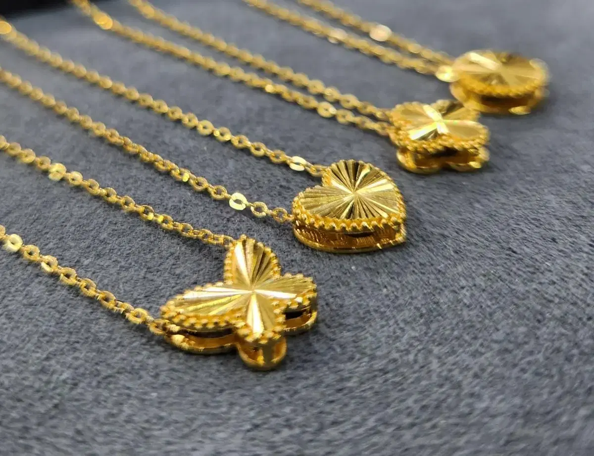 1 keum solid gold cut necklace