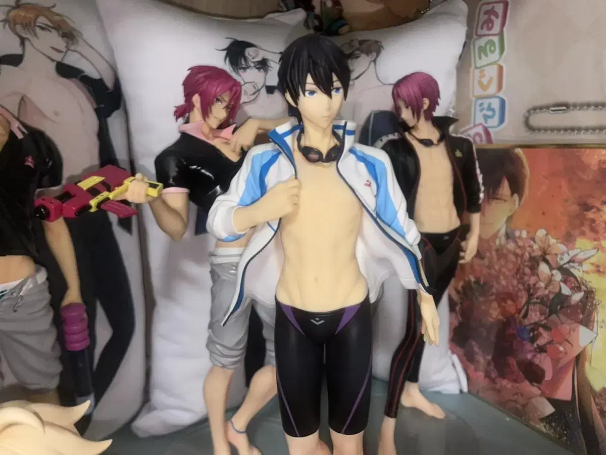 Free FREE! Haruka Rin Figures