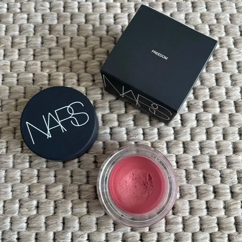 나스파우치 증정 * NARS 에어 매트 블러쉬 # 프리덤