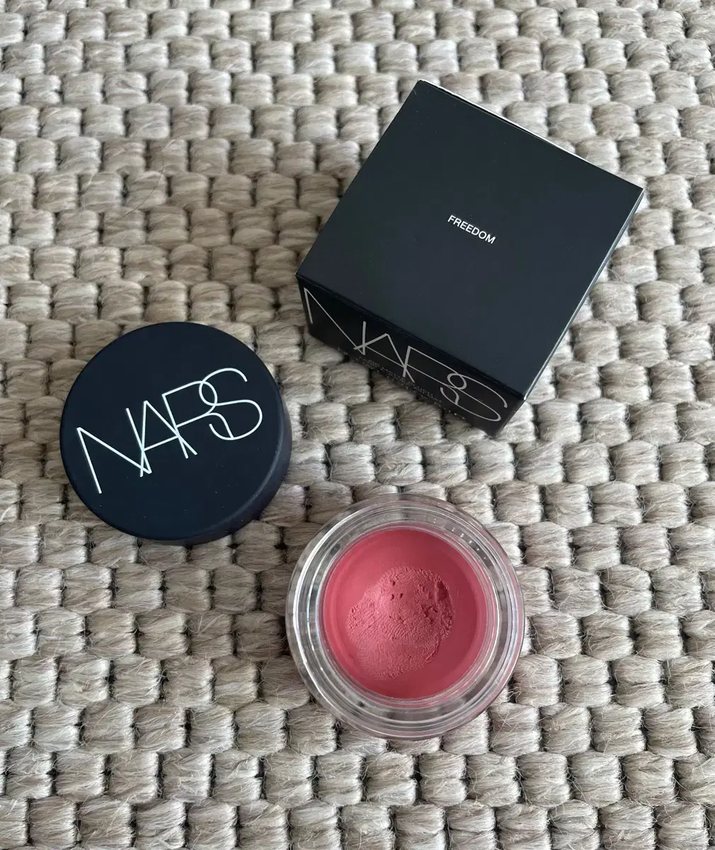 나스파우치 증정 * NARS 에어 매트 블러쉬 # 프리덤