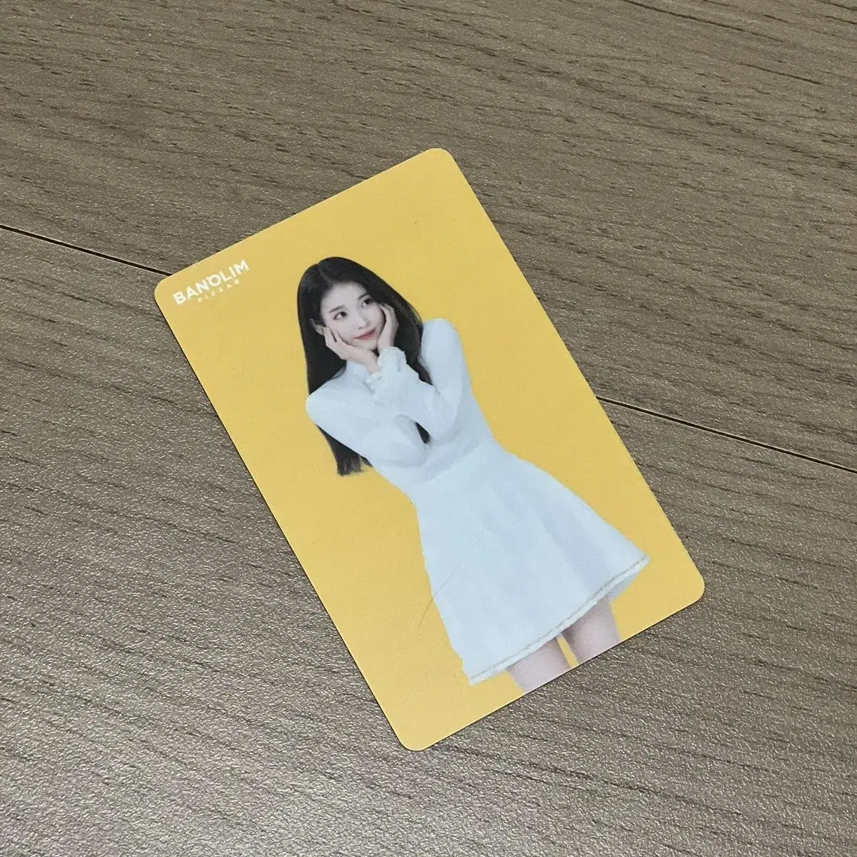 iu photocard vahn pizza shop