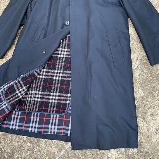 Burberry navy trenchcoat