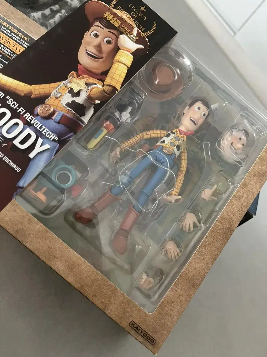 토이스토리 리볼텍 컬러피규어 WOODY