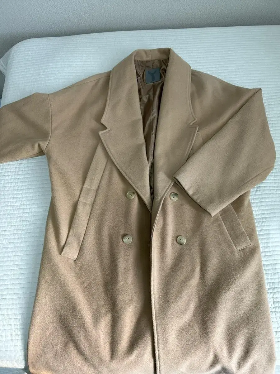 Light beige coat (105 true to size)