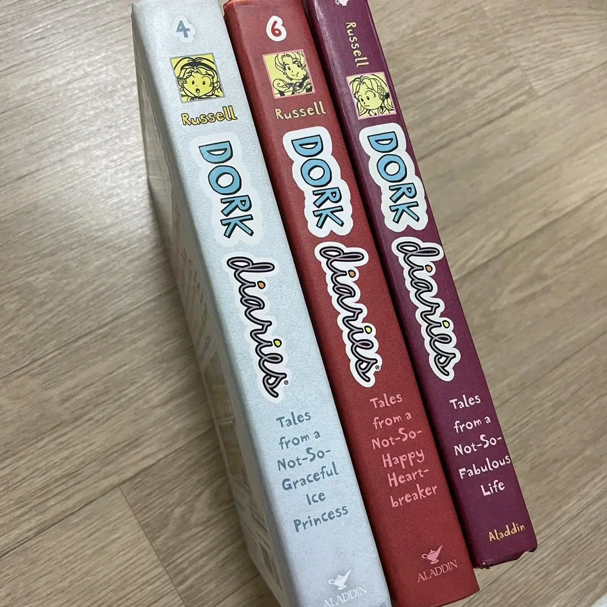 영어 소설책 (dork diaries)