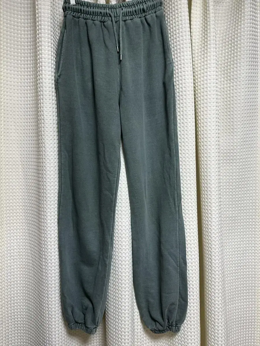 Green Pigment Long Jogger Pants Mubae