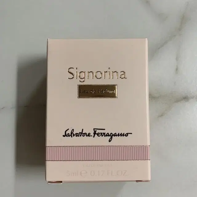 페라가모 Signorina EDP