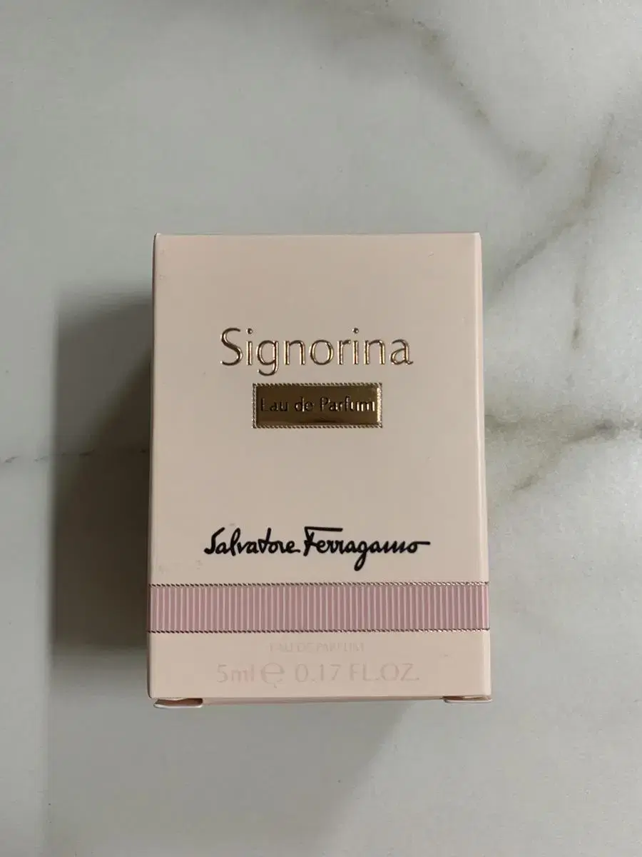 페라가모 Signorina EDP