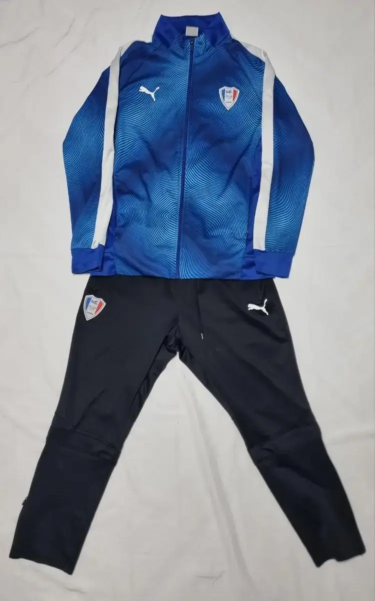 Suwon Samsung Training Tops and Bottoms Set sells