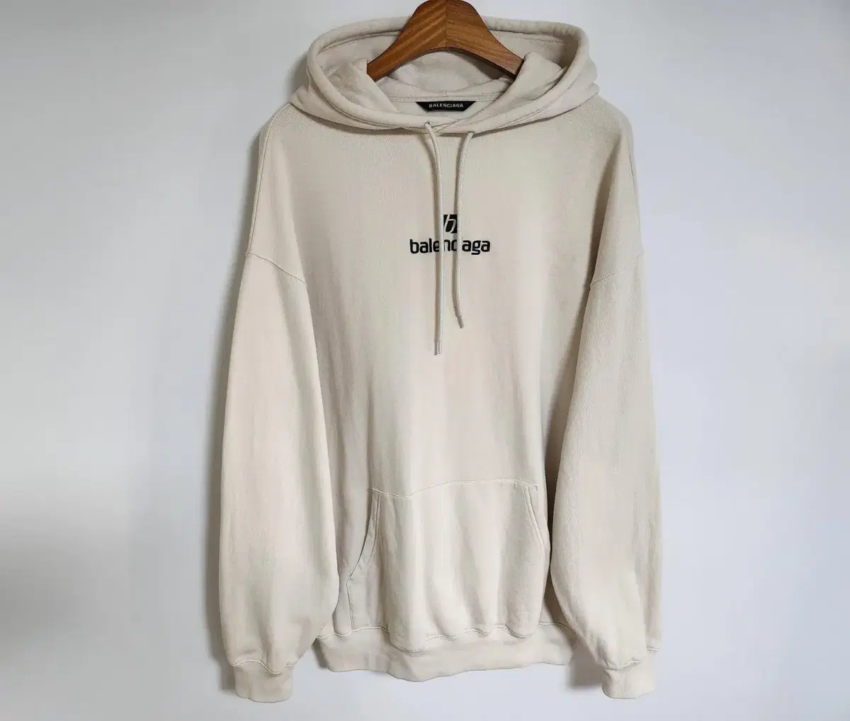 [M] Balenciaga Cream Sponsor Embroidered Logo Overfit Hoodie