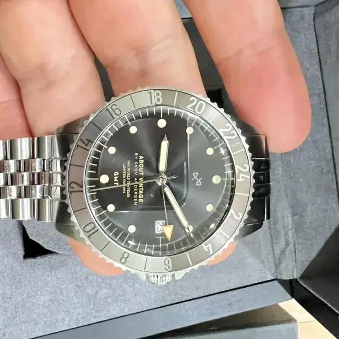 스코브안데르센 1982 GMT 블랙그레이 41mm