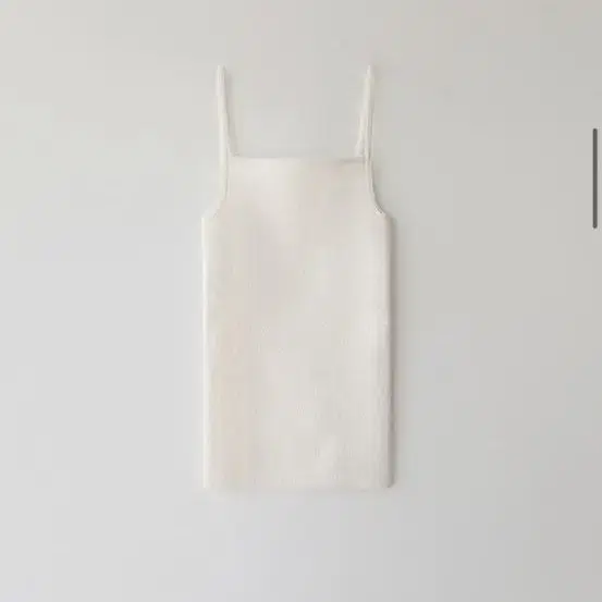 낫띵리튼 Yekki knit sleeveless