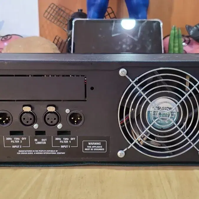 Crown XLS202 Power Amp