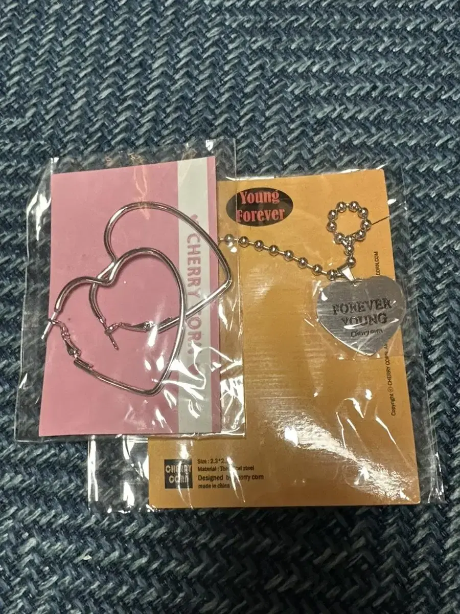 Unused) Heart Earrings Necklace Accessories