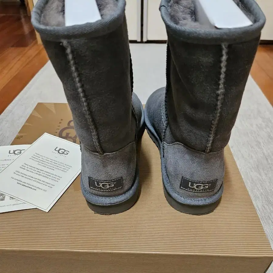 (새제품)미국 어그(ugg) 클래식 숏 us7 240~245