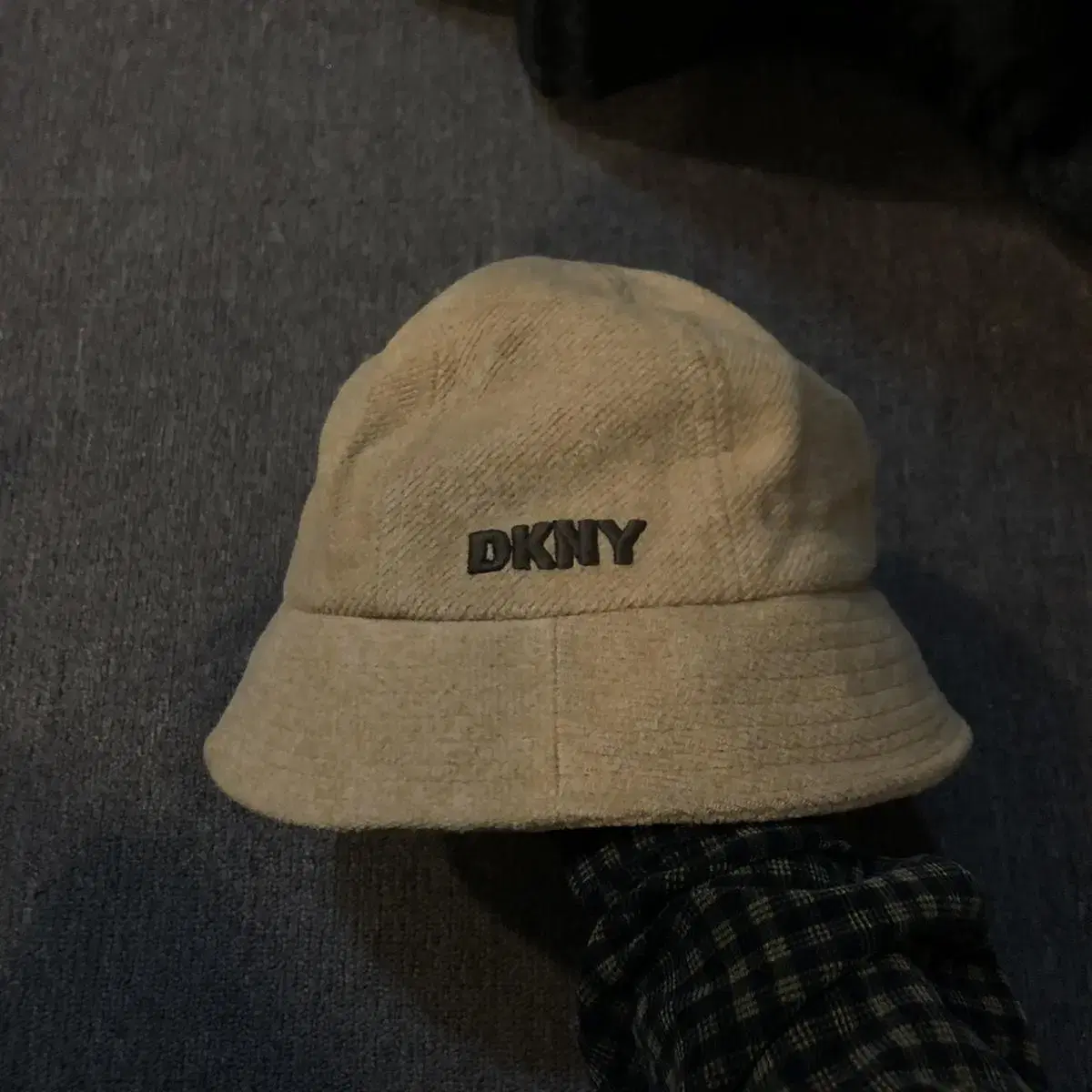 Vintage DKNY beige wool bucket hat