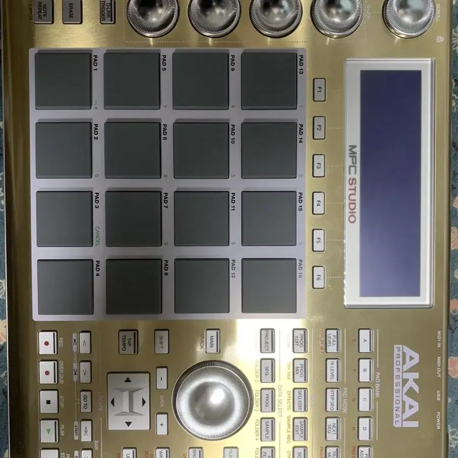 Akai MPC 미디 컨트롤러 한정판 studio gold limited