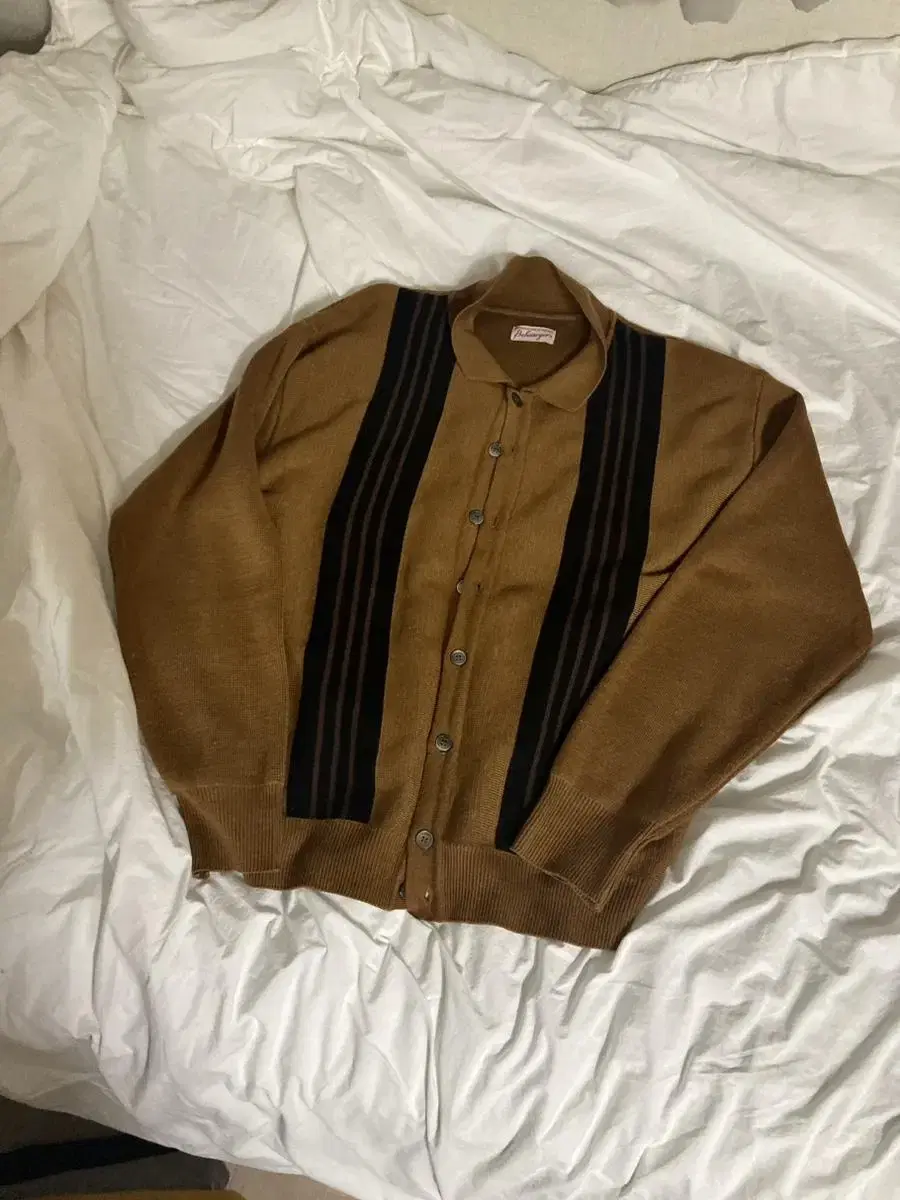 Non-heavy cardigan M