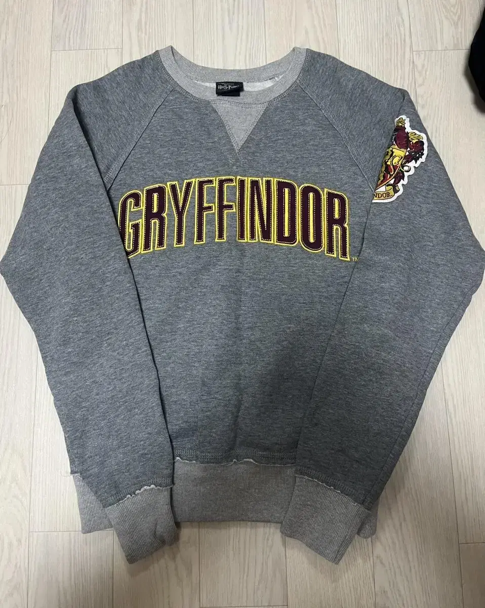 (Price drops briefly due to rush)Universal Studios Harry Potter Gryffindor Topsuit