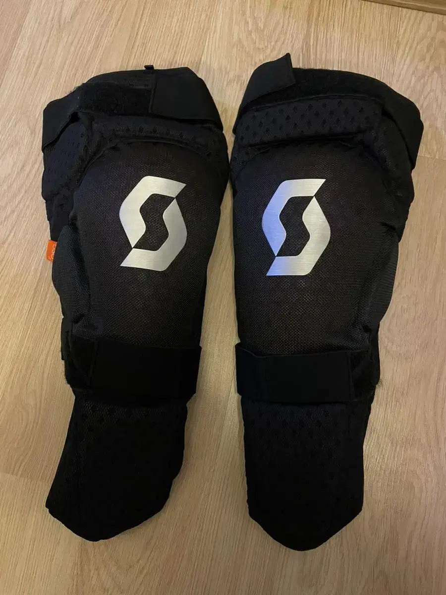 Scott D3O Softcone 2 Knee Brace