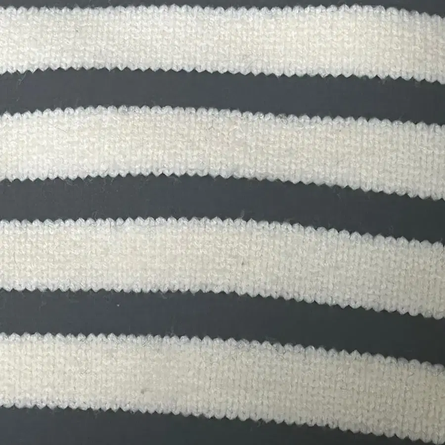 [로라로라] collar stripe knit (겨울 니트)