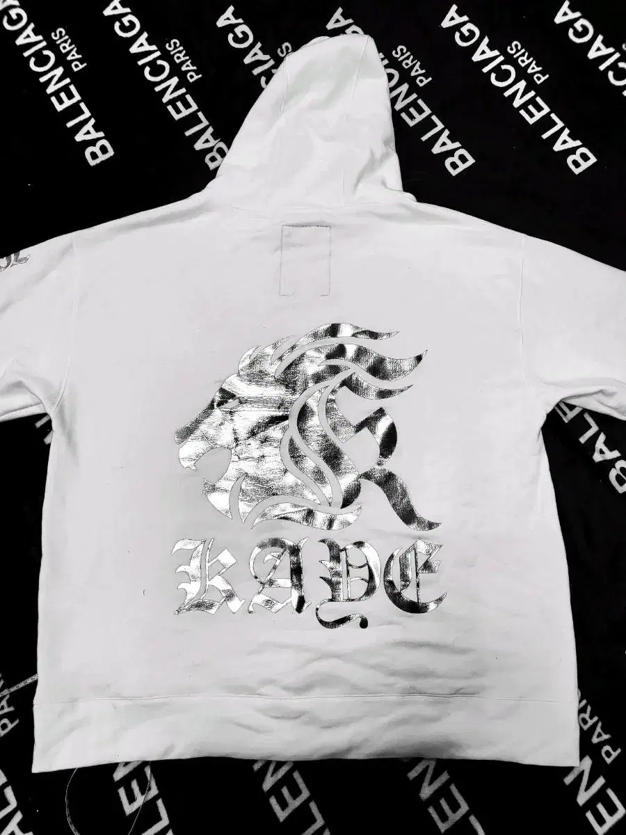 4XL) White Overfit Silver Lettering Logo Hoodie