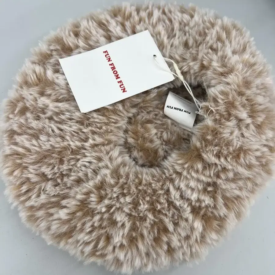 (새상품)펀프롬펀 비니모자 HANDMADE KNIT FUR BERET